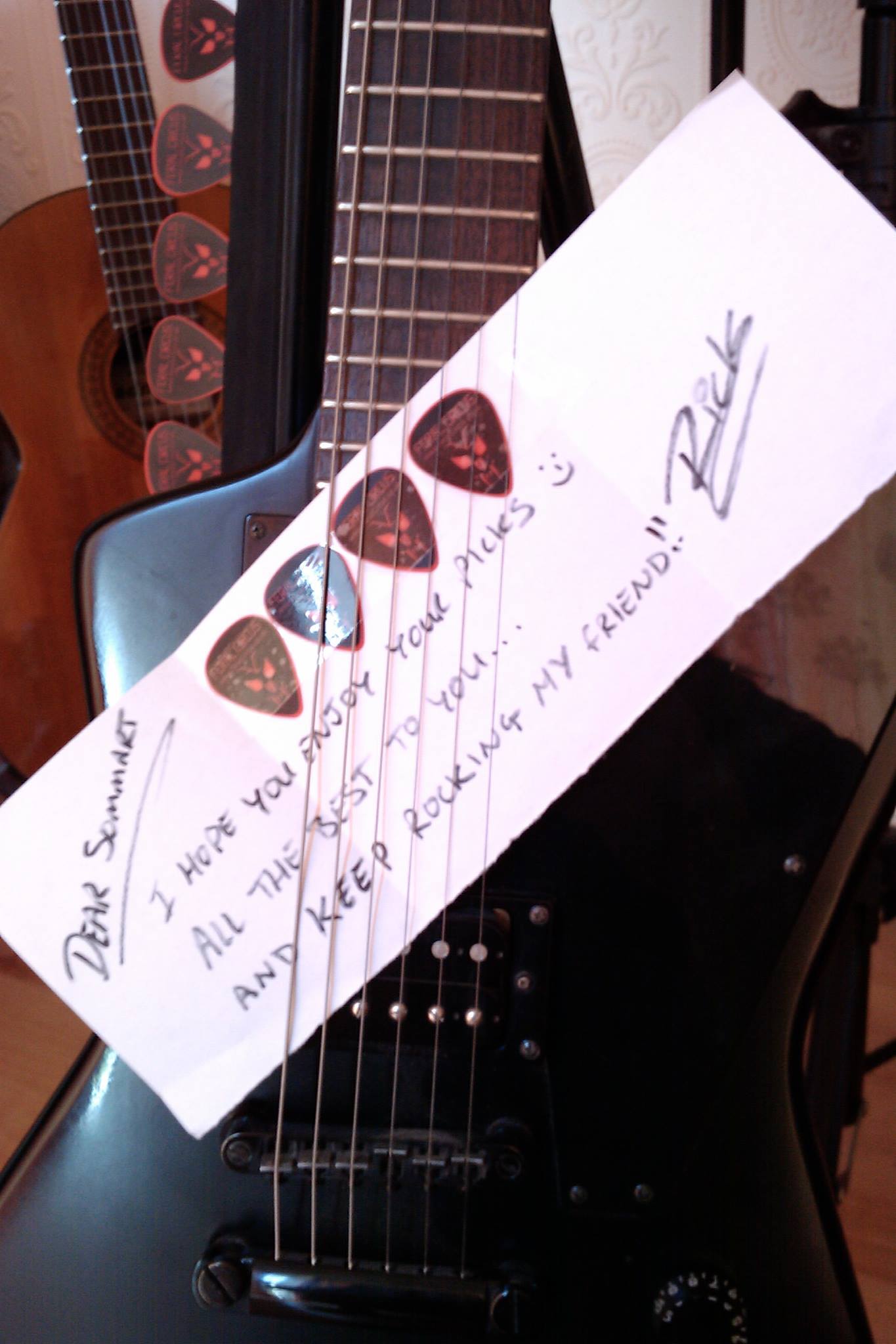Fan photos of personalized guitar picks Fan photos of personalized guitar picks