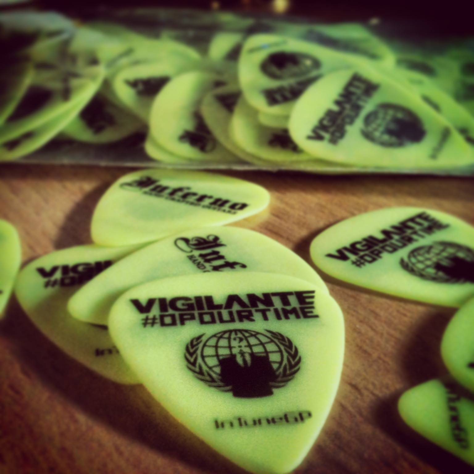 Fan photos of personalized guitar picks Fan photos of personalized guitar picks